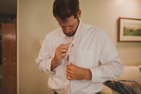 gettingready-groom-3
