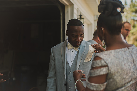 groom-gettingready-48