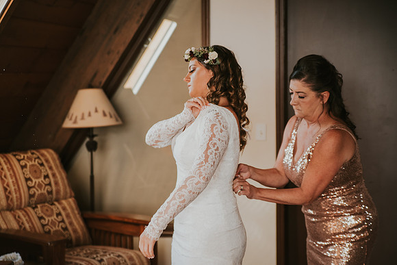 gettingready- bride-237