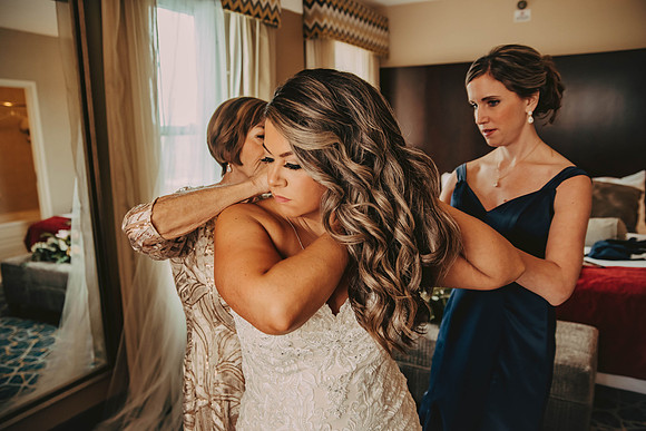 bridegettingready-50