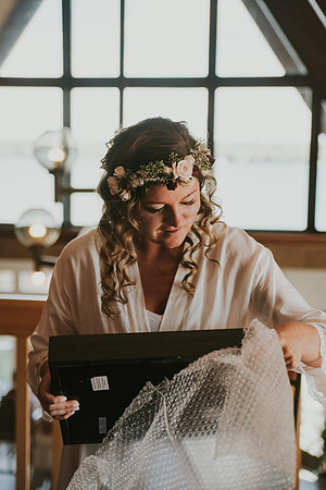 gettingready- bride-143