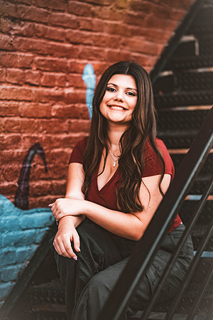gianna-senior-200