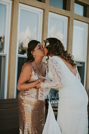 gettingready- bride-275