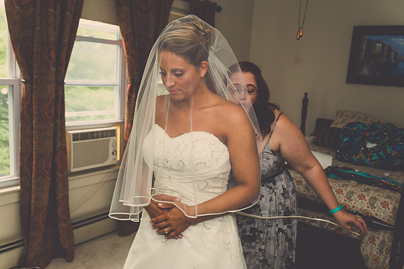 bride-gettingready-54