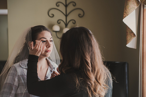 bridegettingready-10
