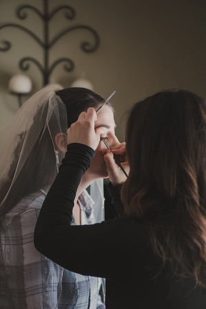 bridegettingready-5