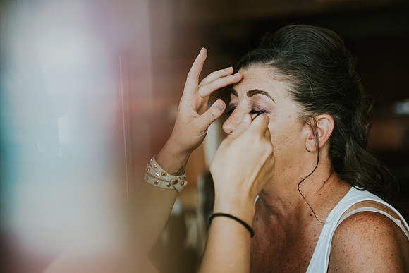 gettingready- bride-224