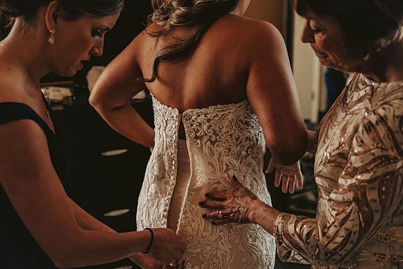 bridegettingready-39