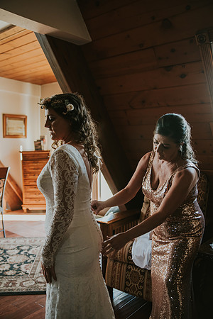 gettingready- bride-247