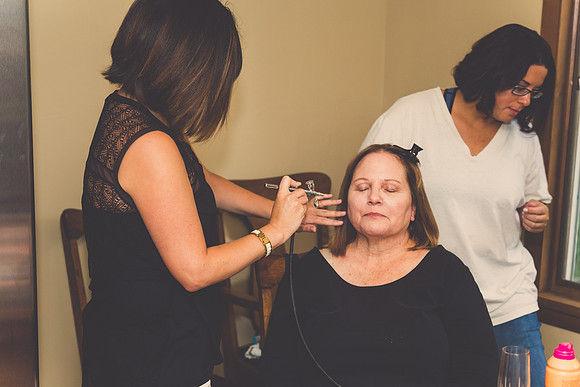 bride-gettingready-17