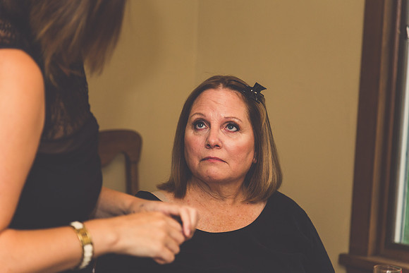bride-gettingready-23