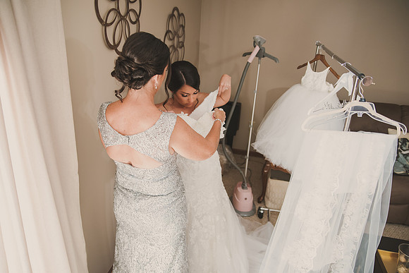 bride-gettingready-79