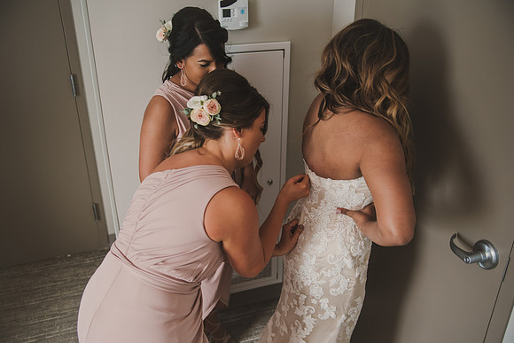 gettingready-bride-130