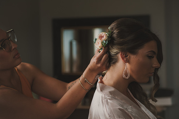 gettingready-bride-60