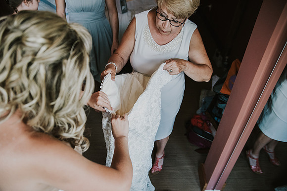 bridegetsready-93