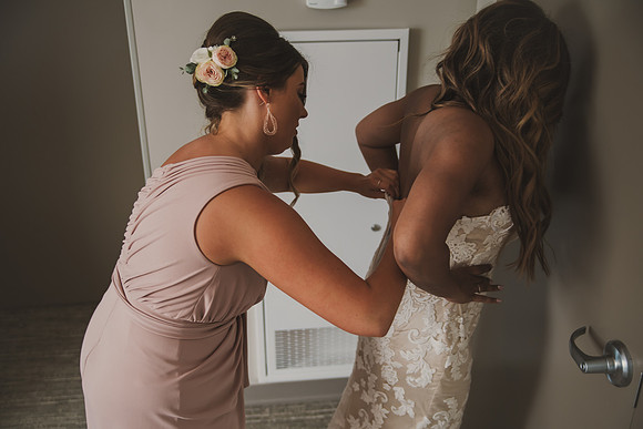 gettingready-bride-128
