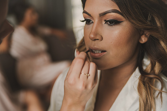 gettingready-bride-15