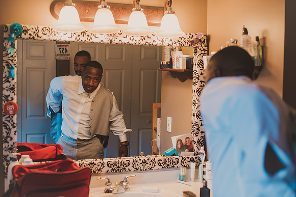 groom-gettingready-23