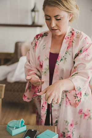 gettingready-bride-24
