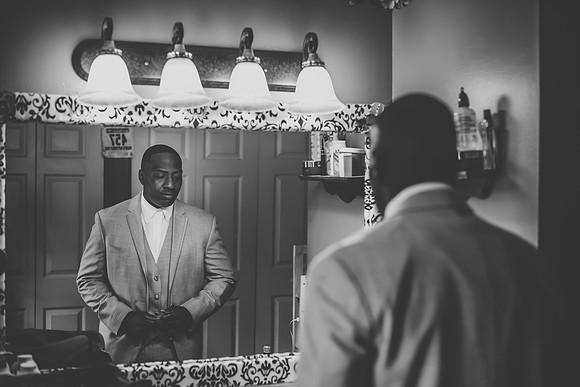 groom-gettingready-27