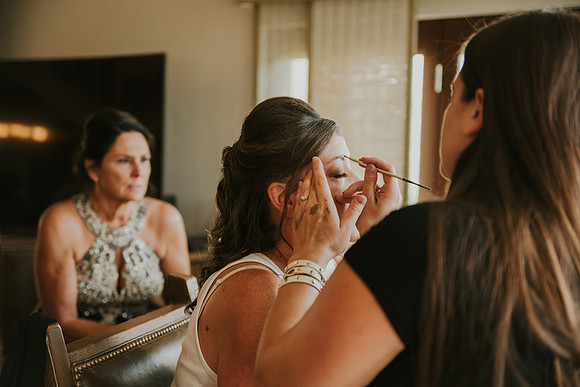 gettingready- bride-223