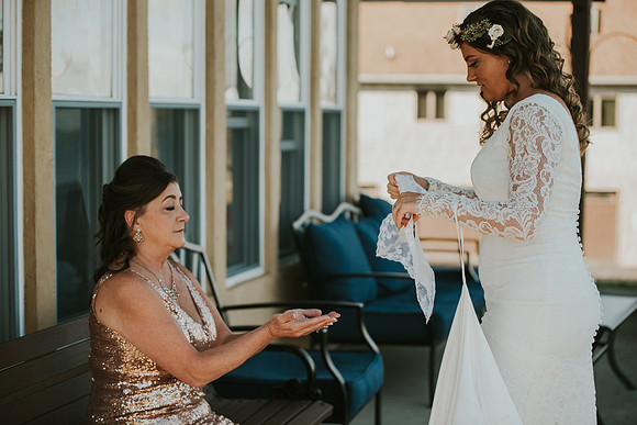 gettingready- bride-270