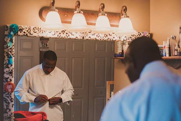 groom-gettingready-22