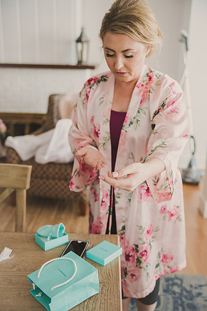 gettingready-bride-25